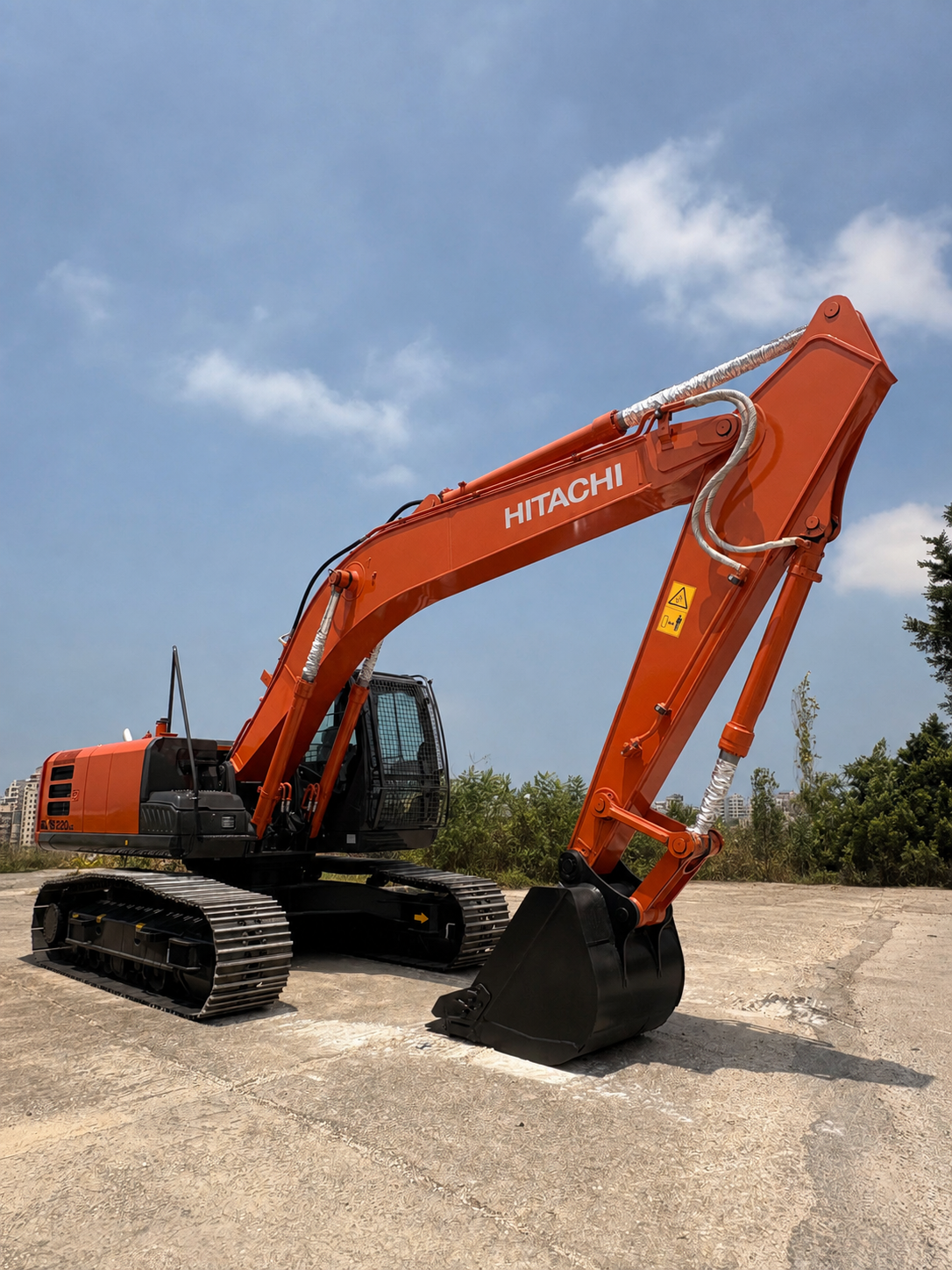 Hitachi ZX220LC-GI Crawler Excavator